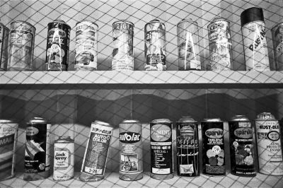 Bombes
Nikon Fe2 - 24mm Ais
Tri X 400 / Rodinal
Scan de néga 
Mots-clés: Fe2 Tri-X Graff