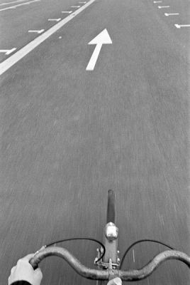 Go on
Nikon Fe2 - 24mm Ais
Tri X 400@800 - Rodinal
Scan de néga
Mots-clés: Vélo N&B Fe2 TriX 135