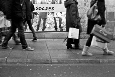 Soldes 1
ZeissIkon LKE
Tmax100@ / rodinal
Scan de néga
Mots-clés: ZeissIkon LKE 135 n&b Tmax street soldes