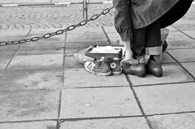 Soldes 3
ZeissIkon LKE
Tmax100@ / rodinal
Scan de néga 
Mots-clés: ZeissIkon LKE 135 n&b Tmax street soldes