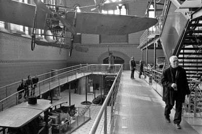 Musée Arts et métiers
Nikon Fe2  24mm - TriX 400@800 - scan de néga 
Mots-clés: street Tri-x Fe2 400@800