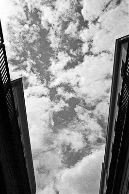 Couloir nuageux
Je sais plus avec quel appareil - TriX - scan de néga
