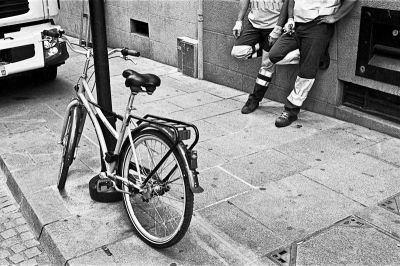 Pause pose
Konica FS1 - TriX - scan de néga
Mots-clés: street Tri-X Konica FS-1