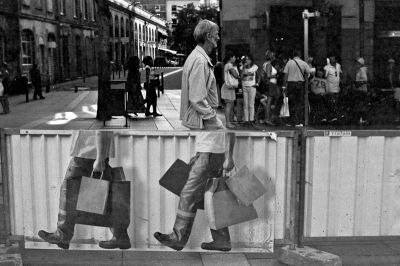 A/R
Nikon FE2 50mm - Georgesh's Ilford XP1 périmée de 1983, stand dév Rodinal 1+100 - scan de néga

Mots-clés: Nikon FE2 street