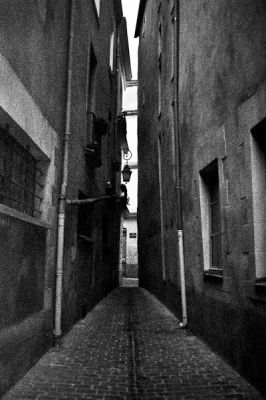 Entonnoir
Minox 35 GT E - Kodak PlusX 125@ périmée - scan de néga
Mots-clés: Minox35 GTE