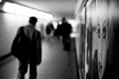 Metrôhhh
Nikon FE2 50mm - Neopan 1600@ - scan de néga
Mots-clés: Nikon FE2 street métro