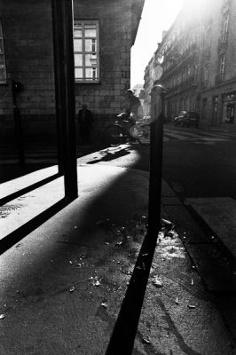 Eclats
Nikon FE2 24mm - HP5+ périmée, 400@100
Mots-clés: Nikon FE2 street