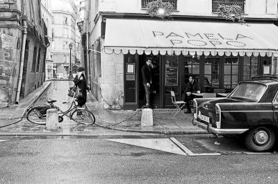 arrière
Nikon FE2 - TriX
Mots-clés: Nikon FE2 street