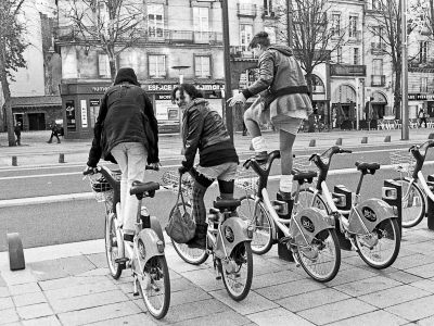 Le péril jeune
Nikon FE2 - triX
Mots-clés: Nikon FE2 street