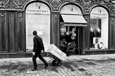 Transfert
Nikon FE2 24mm - TriX 400@800
Mots-clés: Nikon FE2 street