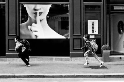 Oui oui !
Nikon FE2 50mm - Superpan 200@
Mots-clés: nikon FE2 street