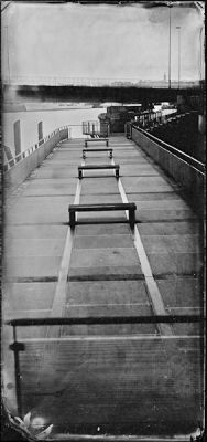 Bancs publics sans public
Collodion humide - Ambrotype 10x22cm
Mots-clés: Collodion ambrotype 10x22cm