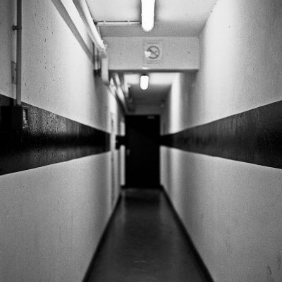 Couloir
Mamiya C330 80mm - TriX
