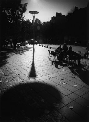 Môman les voilà !
Nikon Fe2 - 24mm Ais
Tmaw 100@ - Rodinal
Scan de tirage
Mots-clés: street N&B Fe2 Tmax N&B 135