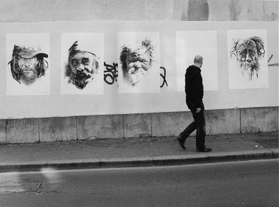 La place restante...
Zeiss Ikon Contessa LKE.
Tmax 100@
Scan tirage baryté mat.
Mots-clés: street, N&B, Zeiss, LKE, Tmax