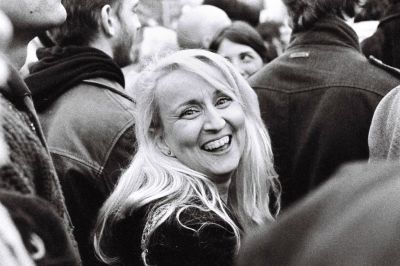 Beau cadeau.
Nikon F4s - Tmax 3200 - AFD 50 mm. f1.4
