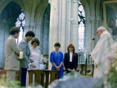 Mariage
Mamiya 645 + 1.9/80 ... et sans flash
Vous connaissez les conditions de lumière dans une cathédrale

