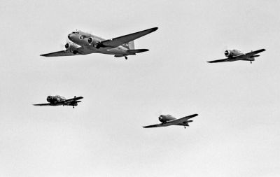 Curtiss P36 et DC3
Mots-clés: Nikon F