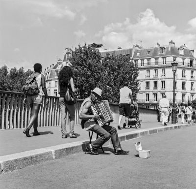 l’accordéoniste 
Mots-clés: Yashica Mat