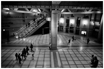 Escaliers roulants
Mots-clés: Nikon F