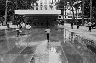 Paris Republique
Mots-clés: Leica IIIa