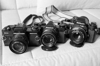 La sainte famille 
Praktica BCA, Mamiya NC1000 & Nikon F3
Mots-clés: Nikon Praktica Mamiya reflex