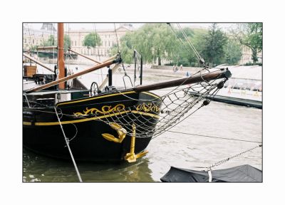 L'étrave sur Seine
Nikon F3 Nikkor 50 
