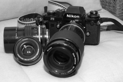 Le F3 et son équipage
Nikon F3 1981
AIs 50mm F/1.8
AI 135mm F/2.8
pré AI 80/200 F/4.5
Mots-clés: Nikon F3 reflex