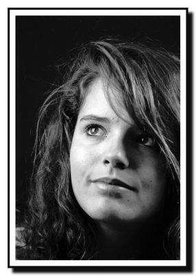 séance Portrait "Pauline en Close up"
NIKON F90X NIKKOR AFD 70/210
AGFA RETRO 100
Mots-clés: Portrait Nikon F90X 