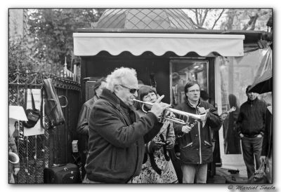 La trompette 
Nikon F Nikkor Auto Q 50mm F:1.4
Kodak TriX 400
Mots-clés: Nikon Ftn