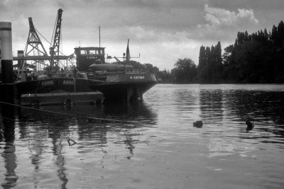 Les culs de péniches
Zorki 4 
HP4 
Mots-clés: zorki péniches HP4 Ilford