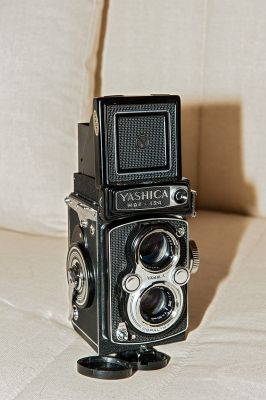Yashica Mat 124
