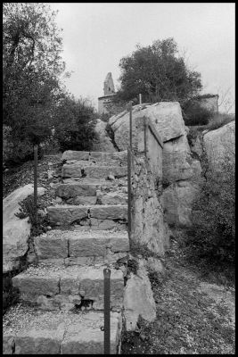 Escalier de Mirabeau
Canon A1 24mm
HP5+@400 iso
E76 1+1
