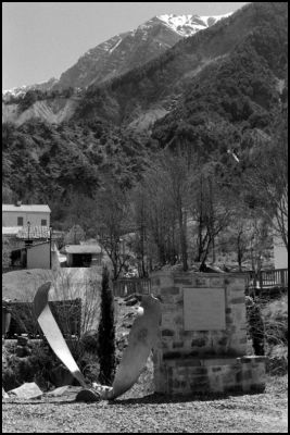 Memorial 1948
HP5+@400 iso
D76 1+1
Nikon F2 & 50mm

