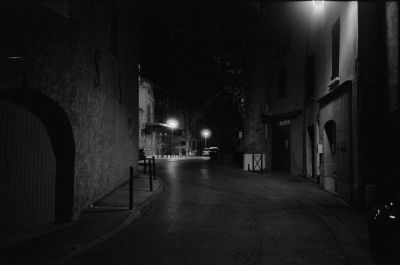 Peyrolles de nuit
HP5+@400ISO
D76 1+1
Leica M6 et Biogon
