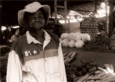Au bazar Bé
Porteur au bazar bé de Toamasina
