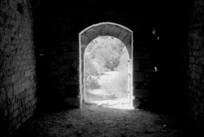 Intérieur chapelle de Mirabeau
Leica M6 + Biogon 35mm
FP4+@125iso
D76 1+1
