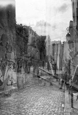 Double exposition involontaire
Appareil KW Patent-Etui avec dos roll-film. Film Ilford HP5+. Sortie vieux appareils septembre 2023
Mots-clés: Double expo involontaire