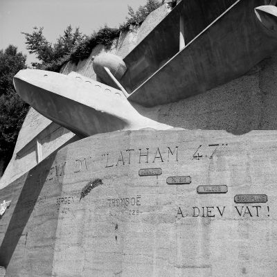 Monument au Latham 47
Caudebec.
Rolleiflex, Agfa APX 100.
